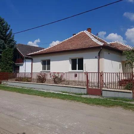 Czinege Vendeghaz - Kis Haz Apartment *