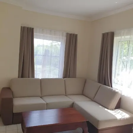 Czinege Vendeghaz - Kis Haz 아파트 *